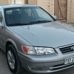 Toyota Camry 2001