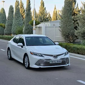 Toyota Camry 2018