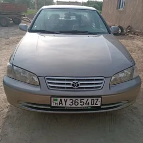 Toyota Camry 2001