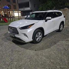 Toyota Highlander 2022