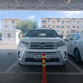 Toyota Highlander 2019