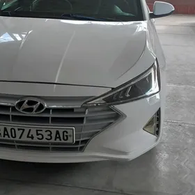 Hyundai Elantra 2019