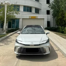 Toyota Camry 2024