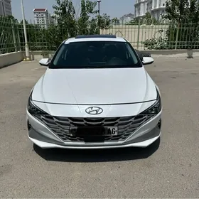 Hyundai Elantra 2022