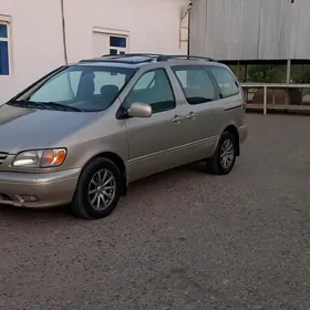 Toyota Sienna 2002