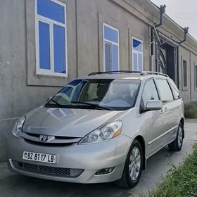 Toyota Sienna 2004