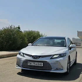 Toyota Camry 2021