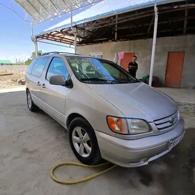 Toyota Sienna 2002