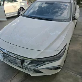 Hyundai Elantra 2025
