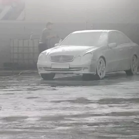 Mercedes-Benz E320 2003