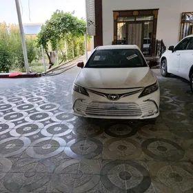 Toyota Camry 2020