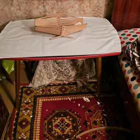 столик  прикроватный
