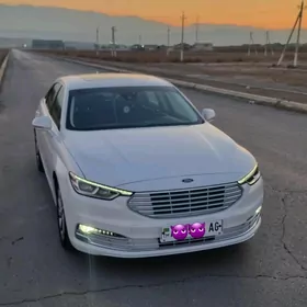 Ford Taurus 2021