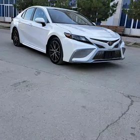 Toyota Camry 2022