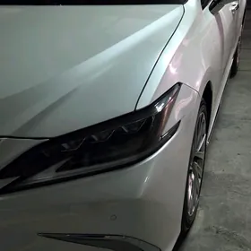 Lexus ES 350 2019