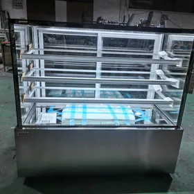 Tort holodilnik