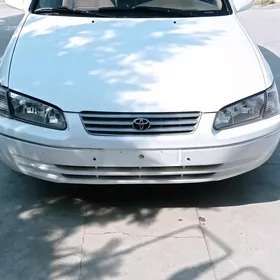 Toyota Camry 1998