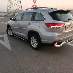 Toyota Highlander 2017