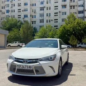 Toyota Camry 2017