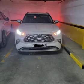 Toyota Highlander 2023