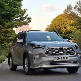 Toyota Highlander 2020