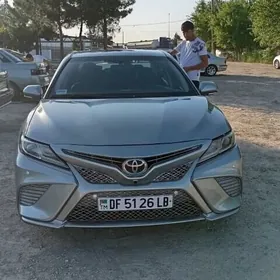Toyota Camry 2019