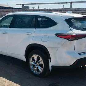 Toyota Highlander 2021