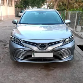 Toyota Camry 2020