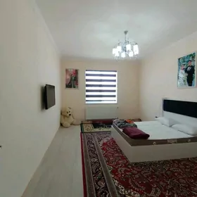 3 ком 9/2 этаж 120 кв²  Мир 8
