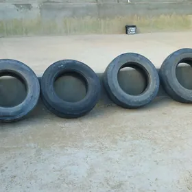 215/75R17.5