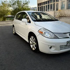 Nissan Versa 2010