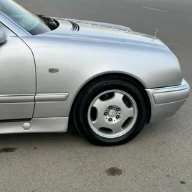Mercedes-Benz E320 1998
