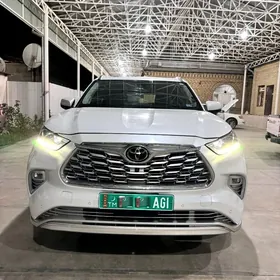 Toyota Highlander 2022