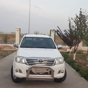 Toyota Hilux 2014