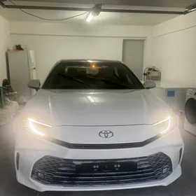 Toyota Camry 2025