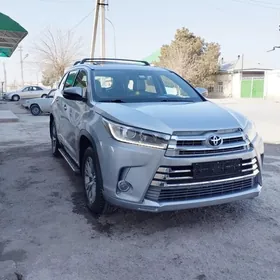 Toyota Highlander 2016