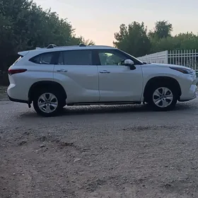 Toyota Highlander 2022