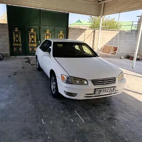 Toyota Camry 2000