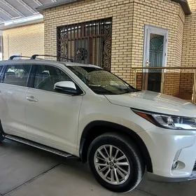 Toyota Highlander 2018