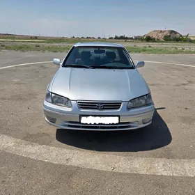 Toyota Camry 2001
