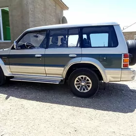 Mitsubishi Pajero 1991