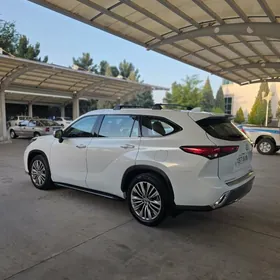 Toyota Highlander 2021