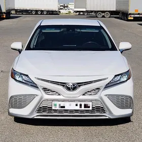 Toyota Camry 2021