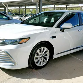 Toyota Camry 2021