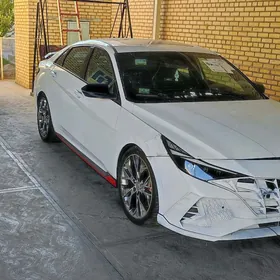 Hyundai Elantra 2022