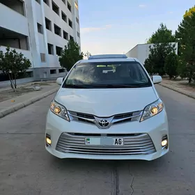 Toyota Sienna 2016