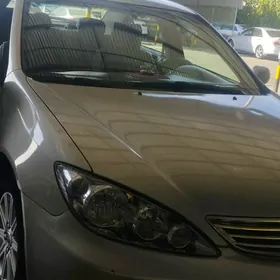 Toyota Camry 2004