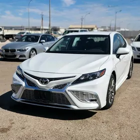 Toyota Camry 2021