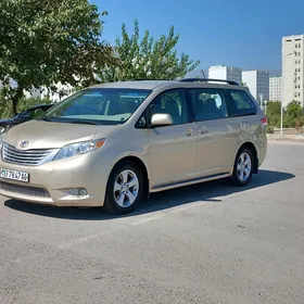 Toyota Sienna 2011