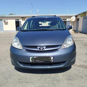Toyota Sienna 2008